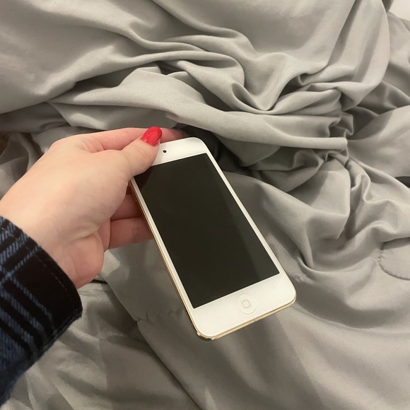 iPod touch - Picture 2 of 2